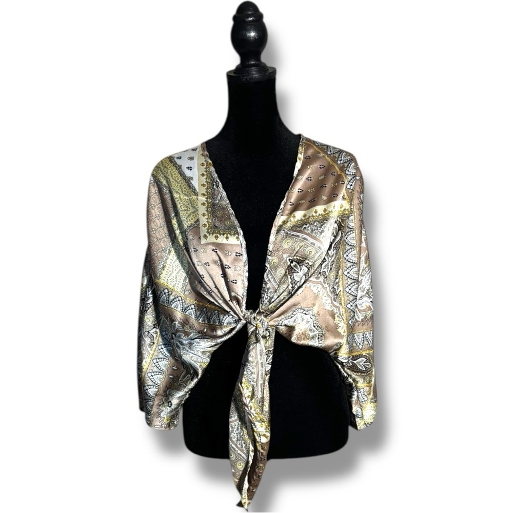 SHEIN Paisley Cream/Gold/Brown Tie-Front Collarless Cropped Festival Blouse - Picture 4 of 16